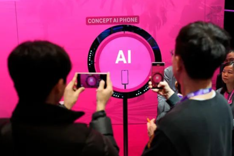 AI末日降臨？MWC 2025 洩露驚天秘密！